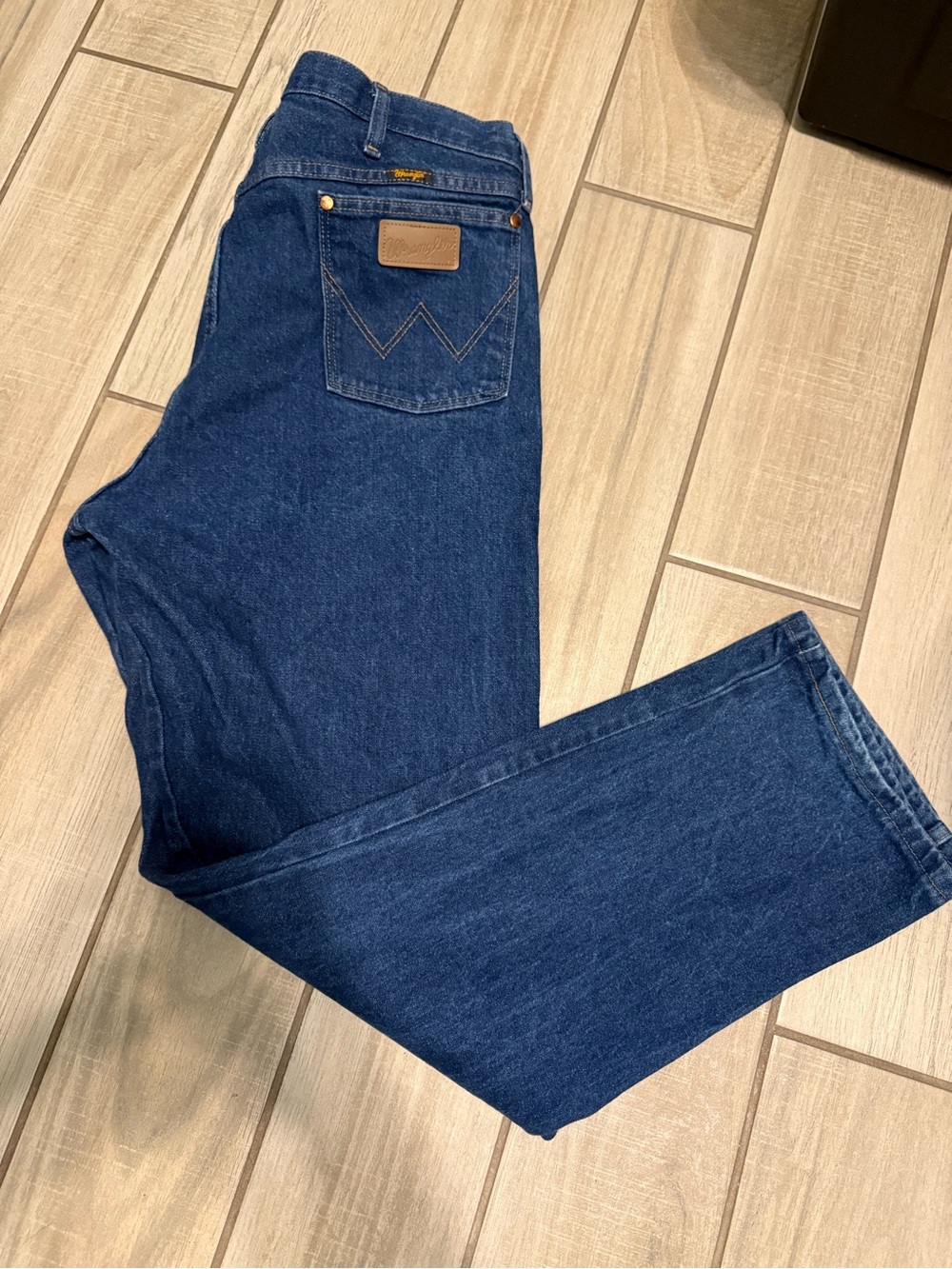 Wrangler Men's Classic Dark Blue Jeans 13MWZPW size 40/32